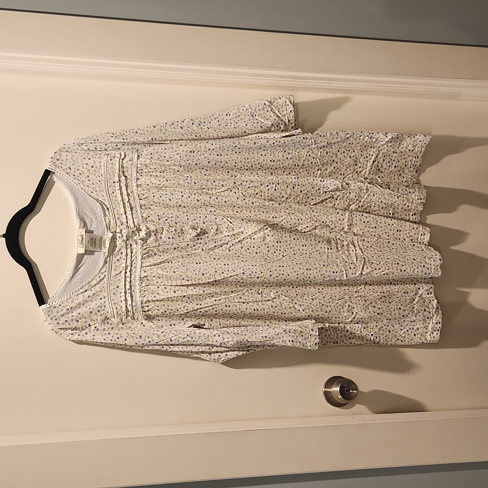 2 grannie nightgowns 100% cotton Details brand size Large